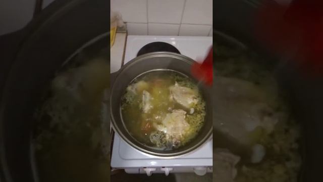 Ну, очень вкусный суп с пастой, макароновый суп легко и просто смотреть онлайн