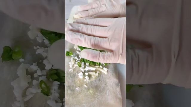 Улетают вмиг🔥Без приготовления и раскатки теста,сногсшибательные лепёшки с сыром и зеленью 😋🔥 смотреть онлайн