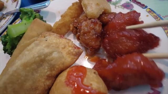 Canada's Largest Asian Buffet l Mandarin Restaurant смотреть онлайн