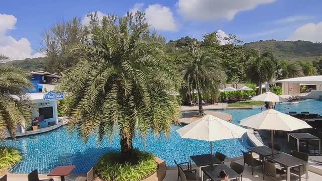 Обзор отеля Holiday Inn Resort Phuket Karon Beach  ( Холидэй Инн Пхукет Карон) Территория, номера