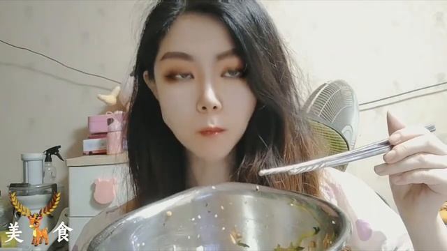 ASMR-Divination witch MULTI-LANG 涼拌黃瓜油豆皮(Soybean curd peel with cucumber) (Mukbang eating show) смотреть онлайн