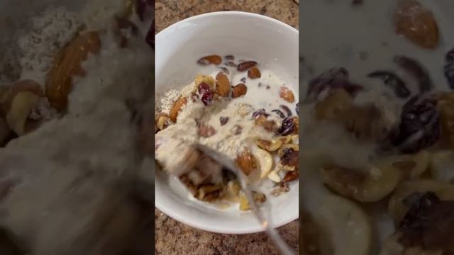 Healthy Protein packed Oats waffle day🫡 #youtubeshorts #cooking #breakfast #waffle #oatsrecipe nuts смотреть онлайн