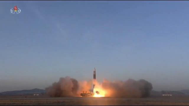 Ракета «Хвасонпхо 17» март 2023 Kim Jong Un guides ICBM Hwasongpho 17 Launching Drill смотреть онлайн