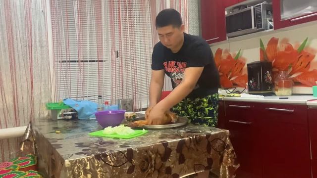 Утка с яблоками смотреть онлайн
