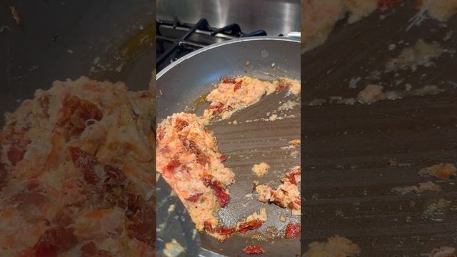 Вяленные помидоры обжаренные с крабовым мясом на сливочном масле смотреть онлайн