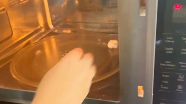 HOW TO FIX HARD AND DRY FONDANT/ SECRET TIP/ QUICK AND EASY HACK! смотреть онлайн