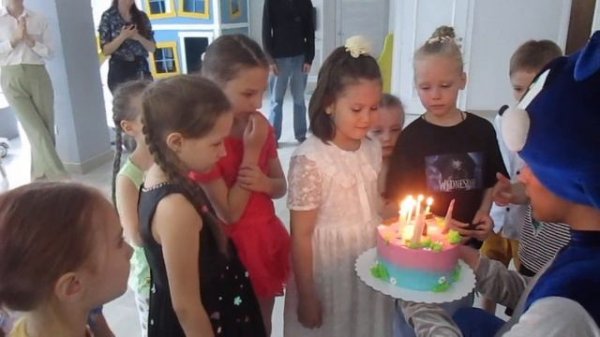 День Рождения - вынос торта