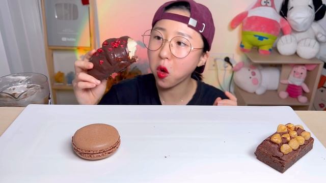 스타벅스 봄 딸기🍓 케이크🍰 크루아상🥐 여러가지 디저트 먹방 Dessert Mukbang смотреть онлайн
