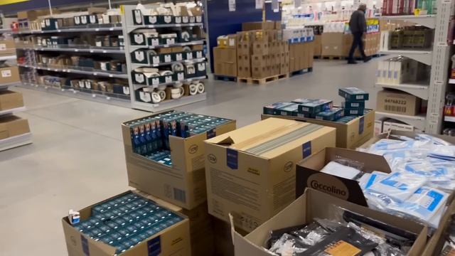 ОБЗОР НОВОГОДНИХ ТОВАРОВ В METRO | ЧТО МОЖНО КУПИТЬ НА 1000 ГРН смотреть онлайн