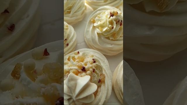 Нежнейшая...Анна Павлова 🥰❤️... оформление..декор. Торты бохо/рустик. #едасовкусом #торты #shorts смотреть онлайн