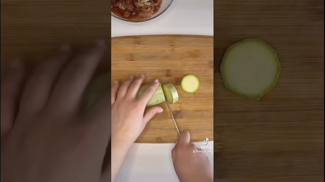 Шашлычки с кабачком в духовке🤤 #пп #быстрыерецепты #ппрецепты # шашлык #кабачки смотреть онлайн