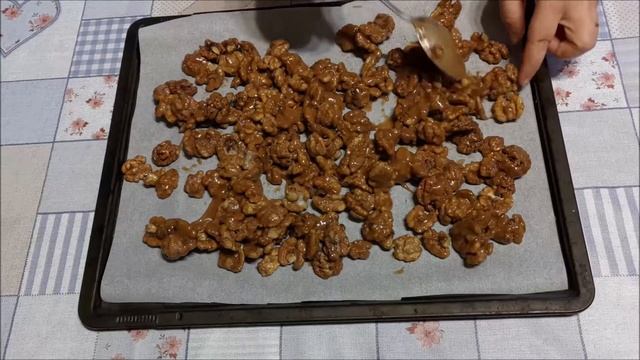 Noix enrobées de sucre à la cannelle / Засахаренные орехи с корицей /Candied walnuts /Nuci confiat смотреть онлайн