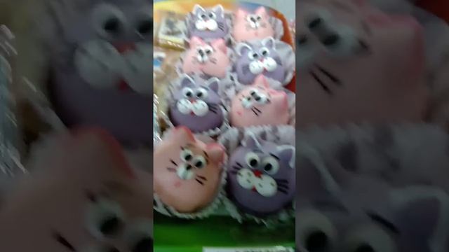 На обзор пирожное суфле в шоколаде в продовольственном магазине смотреть онлайн