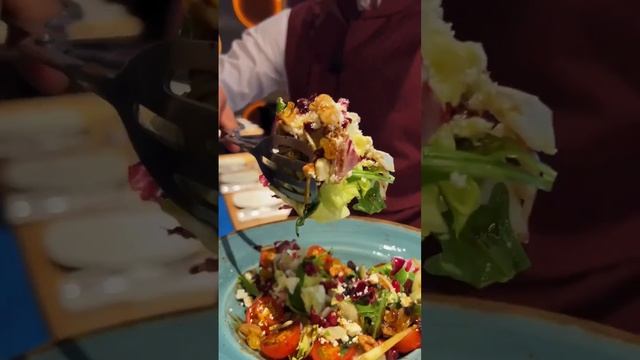 салат сыром тулум #salad #shortvideo #restaurant #steyk #салат смотреть онлайн