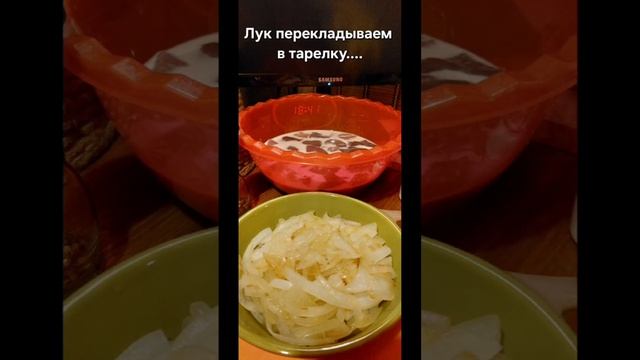Тушеная печень в сметане