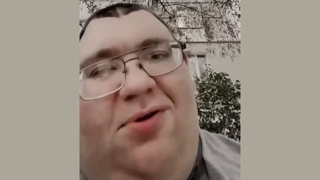 булечку с сосиску, чай, бутерброд и пряники-то чаю, и все. мем оригинал смотреть онлайн