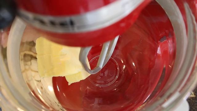 CARROT Cupcakes With BEETROOT Buttercream