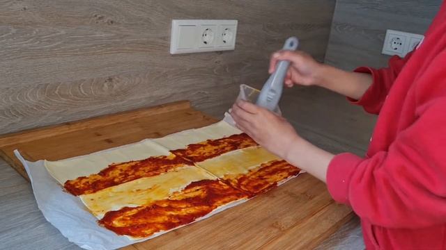 ไส้กรอกในแป้งพัฟ/Würstchen im Blätterteig смотреть онлайн