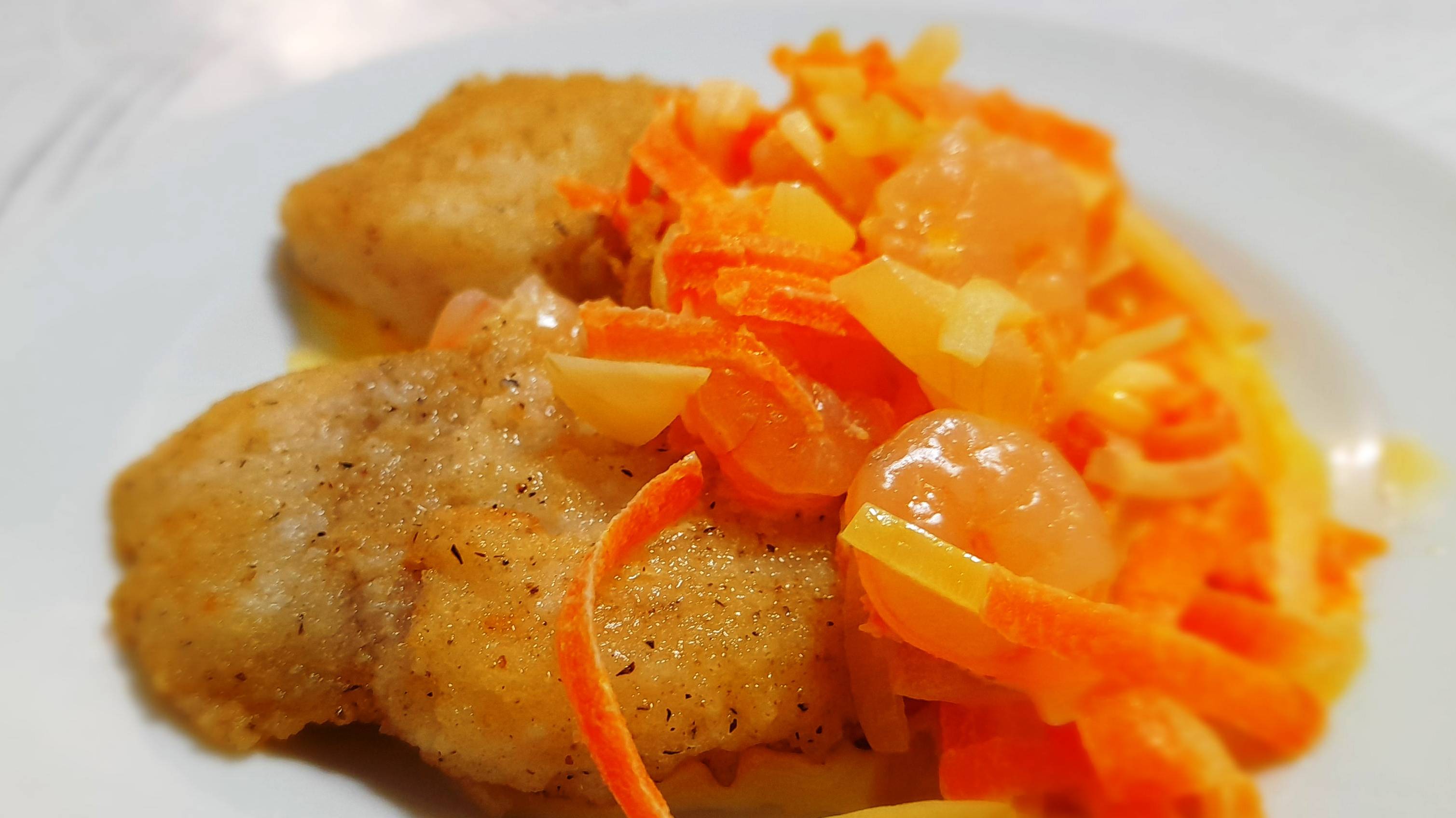 Рыба с креветками в белом соусе смотреть онлайн