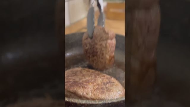 Стейки из лосятины с розмарином🫎👌#охотарыбалка смотреть онлайн