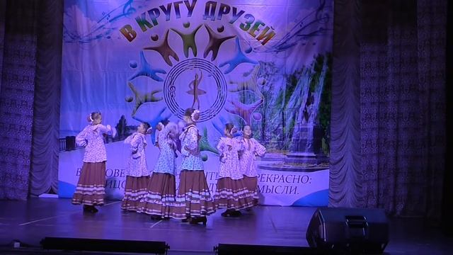 Детский танцевальный коллектив "Родничок", 13-15 лет, т. "Варенька" смотреть онлайн