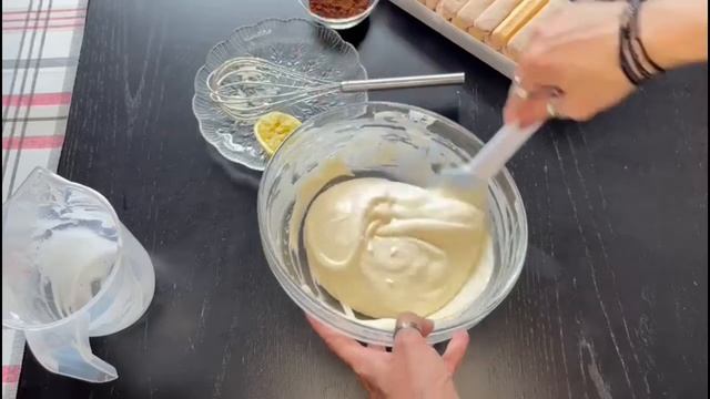 Tiramisu | Italian Dessert | 100% Authentic Italian Recipe | Best Tiramisu Recipe | Deea's Cucina смотреть онлайн