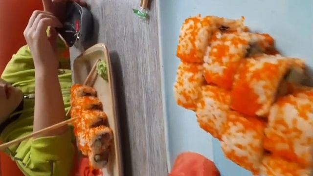 фруктовый лед в "Вероне " очень понравился. Роллы. смотреть онлайн