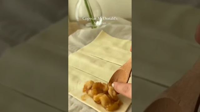 MCDONALD apple pie смотреть онлайн