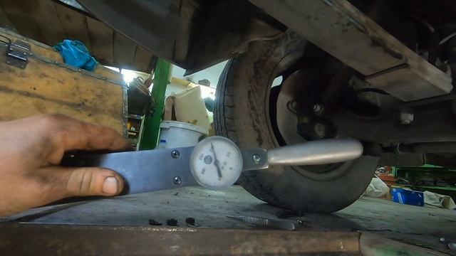 Пробило прокладку. Третья машина за месяц , они зговолились ))). смотреть онлайн