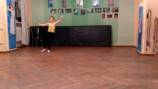 Потрясающая маленькая танцовщица смотреть онлайн