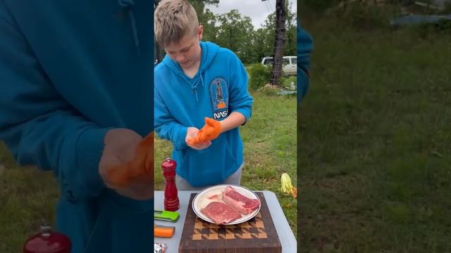 First time cooking and trying Wagu thanks to Hassell cattle company смотреть онлайн