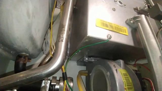 Потек первичный теплообменник на NAVIEN. Уходит вода из котла. Падает давление. смотреть онлайн