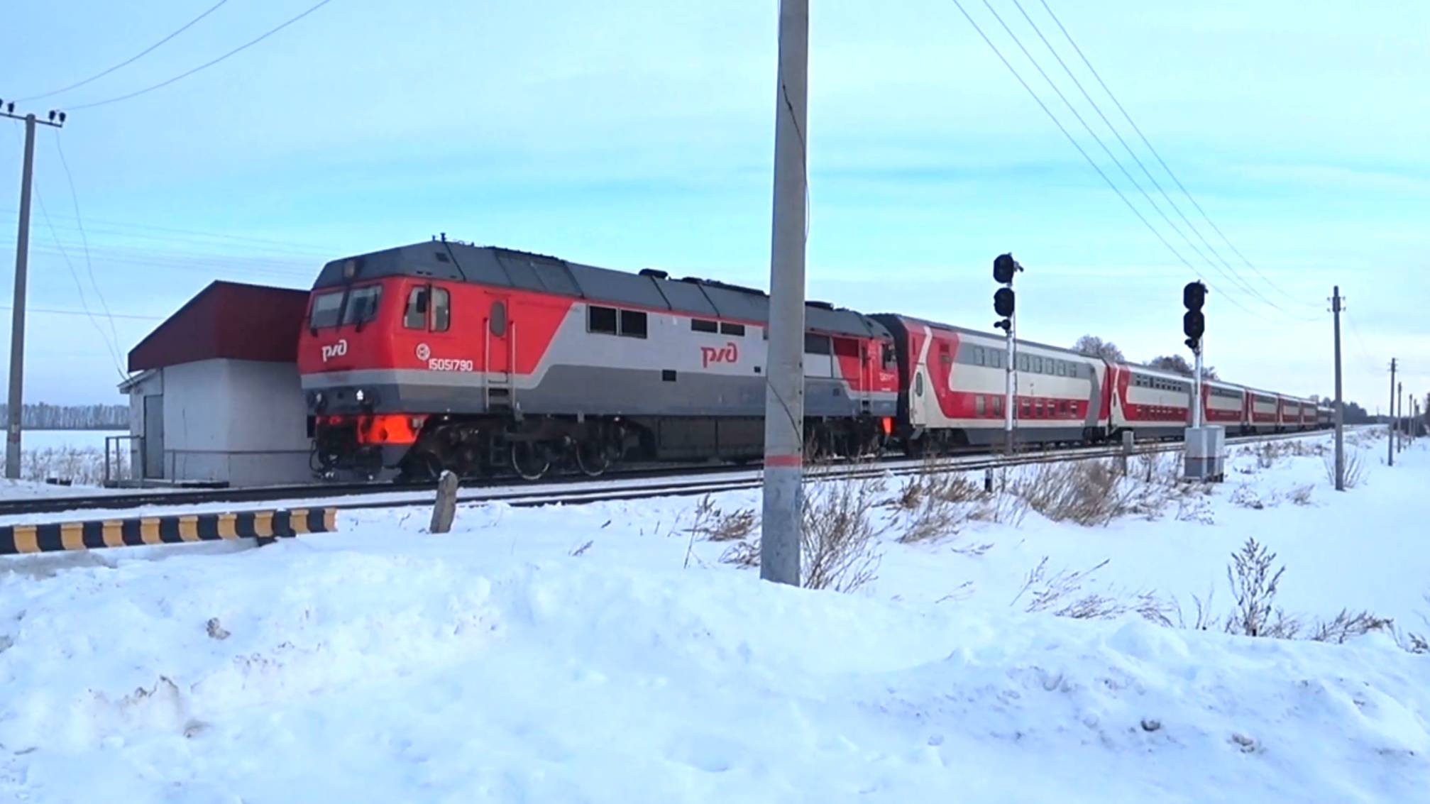 С 13 декабря мимо Малыклы курсирует двухэтажный поезд между Челябинском и Москвой № 391/392 смотреть онлайн