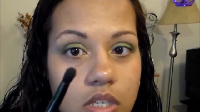 Maybelline Enticing Emerald~Limited Edition смотреть онлайн