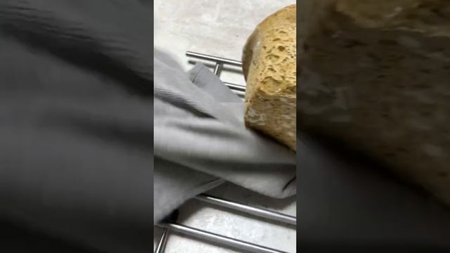 Испёк хлеб домашний в духовке - вкуснотища 🤤 смотреть онлайн