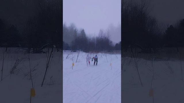 Лыжная гонка на призы Деда Мороза! #shorts #дедмороз #лыжи #дети #левша #Кузбасс #Анжеро-Судженск смотреть онлайн