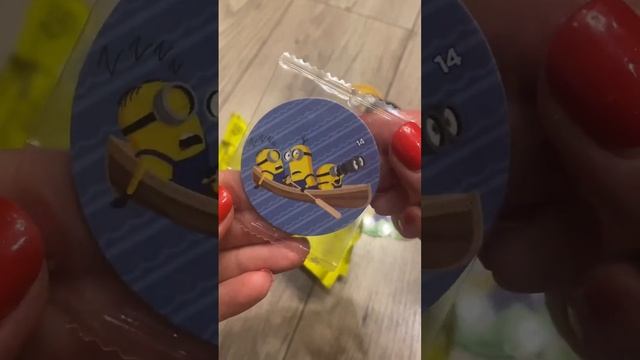 Распаковка КРУАССАН CHIPICAO MINIONS / Собираю коллекцию фишек #chipicao смотреть онлайн
