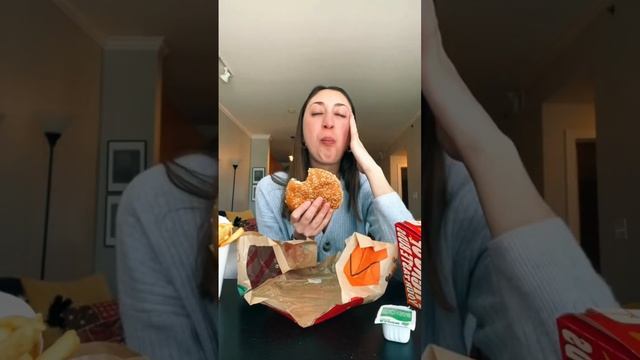 Burger King: Trying the spicy chicken fries смотреть онлайн