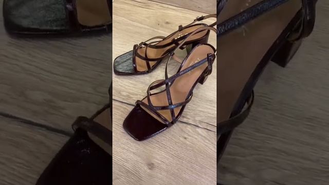 Босоножки Jonak Оригинал! Полностью натуральная кожа ✔️ Для связи со мной W/A, T/M, V/B 89831076743 смотреть онлайн