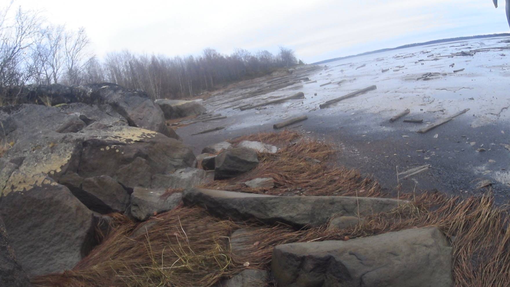 Сколько попало рыбы за день!Приготовил сети к ночи! смотреть онлайн