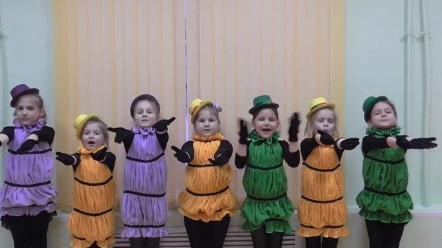 ПОДГОТОВИТЕЛЬНАЯ И МЛАДШАЯ ГРУППЫ детского танцевального коллектива "Родничок" поздравляют с 8 марта смотреть онлайн