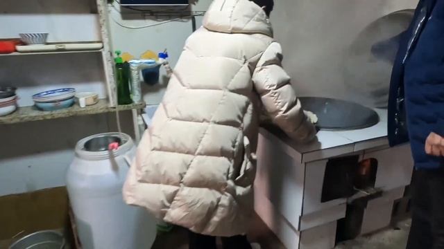 春节最萌拜年现场！萌娃包饺子磕头，压岁钱收到手软！ смотреть онлайн