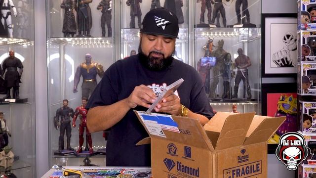 UNBOXING A #GROWTOGETHER GIVEAWAY WIN FROM GARY B THE CASUAL COMIC GUY! смотреть онлайн