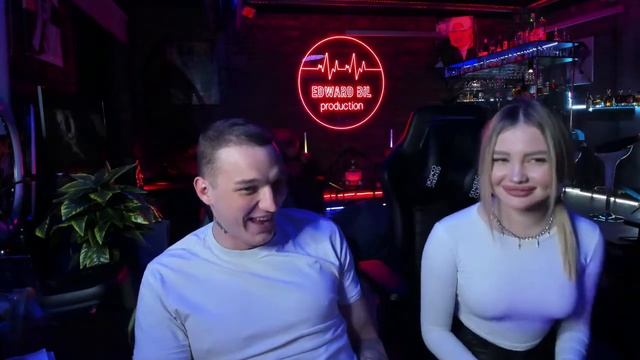 СТРАУСИХА ГОТОВА ОТСОСАТЬ ЭДВАРДУ БИЛУ ПРЯМО НА СТРИМЕ