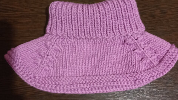 Манишка спицами на 3-5 лет