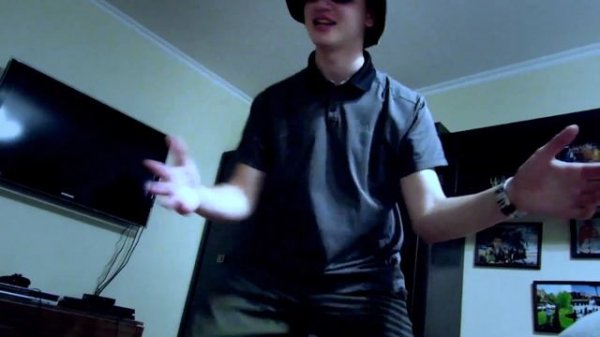 ОН ПРИШЁЛ ДАТЬ ЭТУ ПЕСНЮ (FEAT. VITAS)