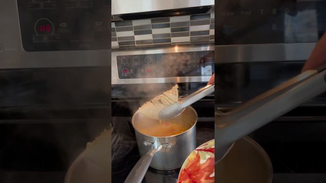 Tri-color Rotini pasta with turkey смотреть онлайн