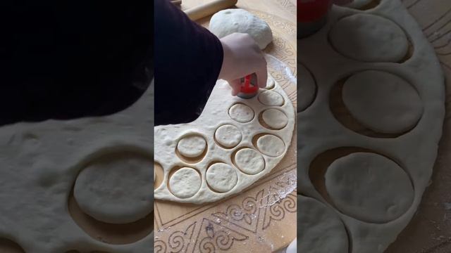 “Ірімшік қосылған тәтті бауырсақ”|| Бауырсақ || Қазақша рецепт смотреть онлайн