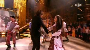 ТАНЦУЮТ ВСЕ! Песня ХИТ! Ансамбль Калина на передаче "Привет, Андрей!" Russian folk songs...