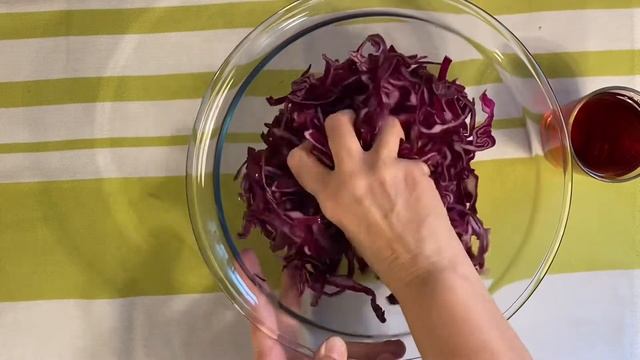 Mor Lahana Turşusu Nasıl Yapılır? Lokanta usulü mor lahana salatası tarifi.. смотреть онлайн